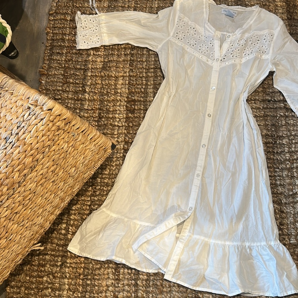 The Paragon 100% Cotton White Prairie Dress Size Small - Picture 2 of 9